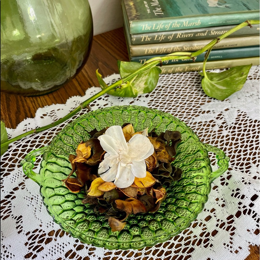 ✨Vintage Green Glass Dish✨